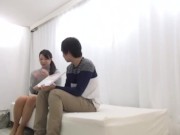 [免費A片] 跨坐在雞巴上對著上位的女人刷下去的美人妻！