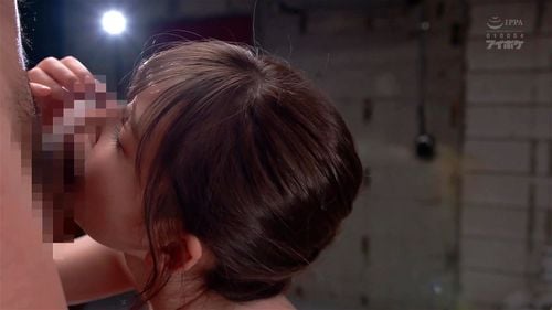 [免費A片] 滿身汗液的苗條美少女如野獸般發狂